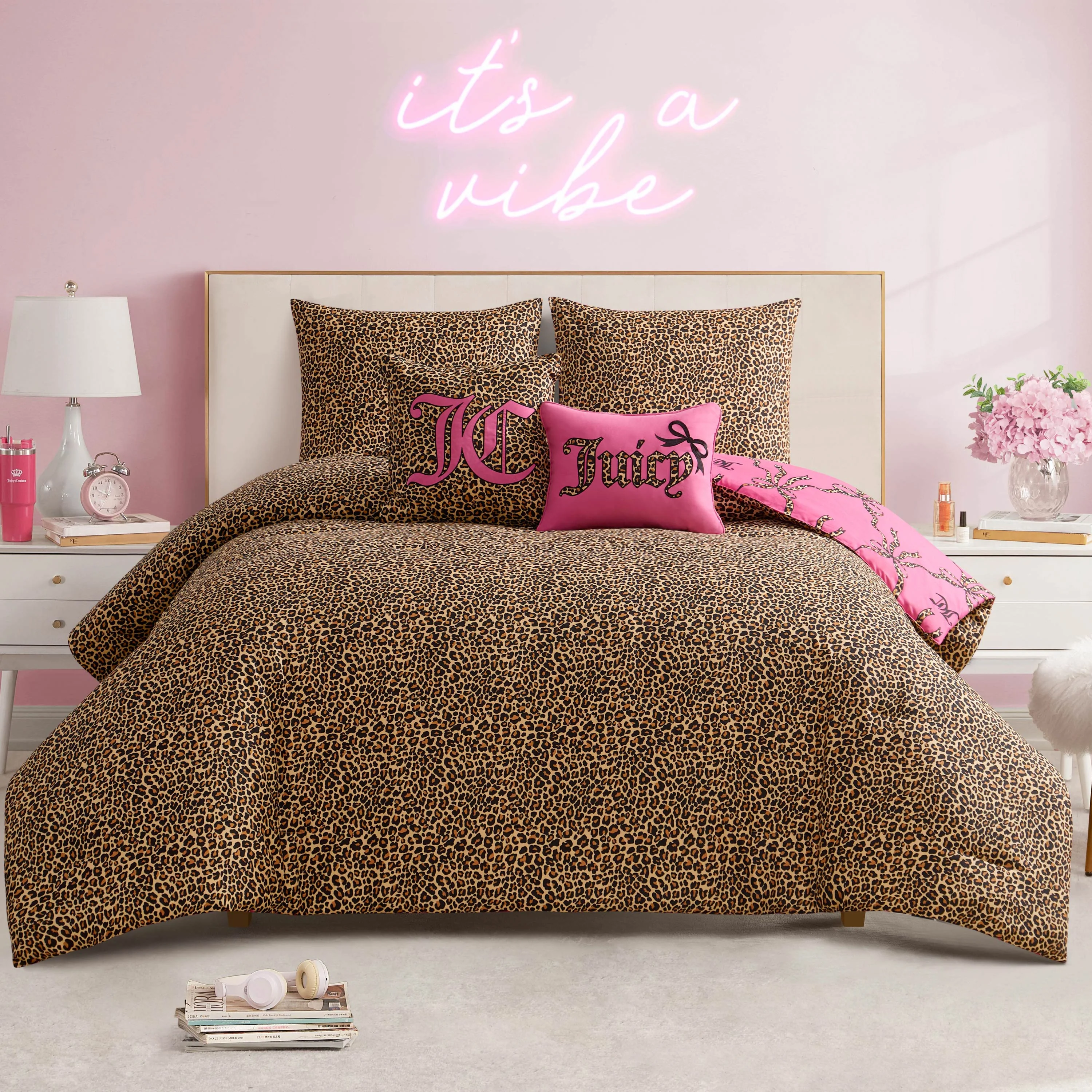 Cheetah Bow Trellis Reversible Comforter Set - Image 3