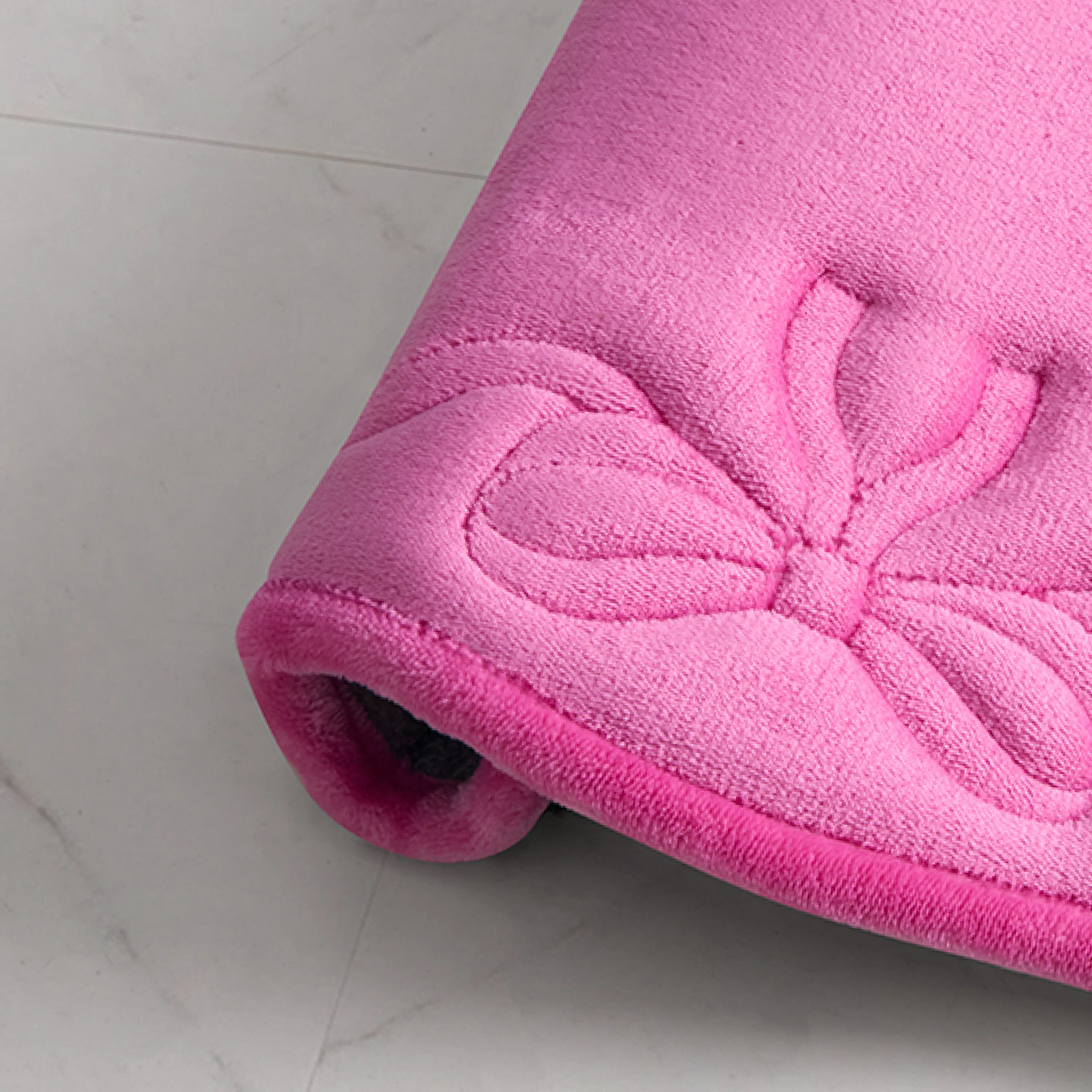 Quilted Memory Foam Bath Mat 2-Piece Set - Image 4